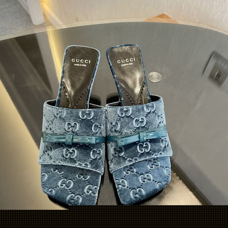 G*u*i sandals